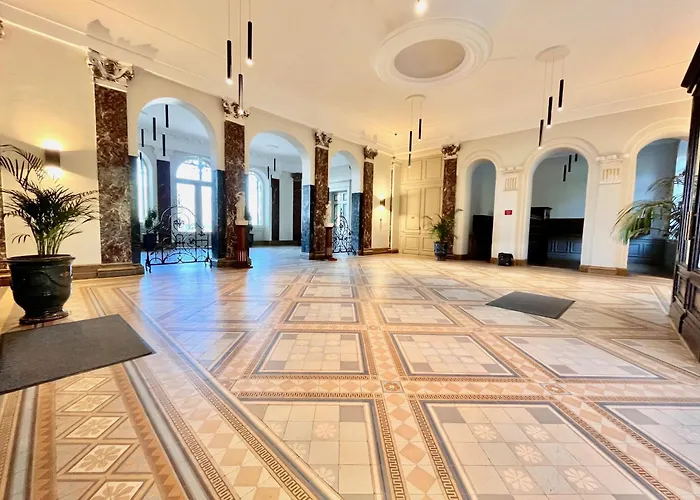 Appartement Bourgeois Avec Terrasse Et Vue Lac