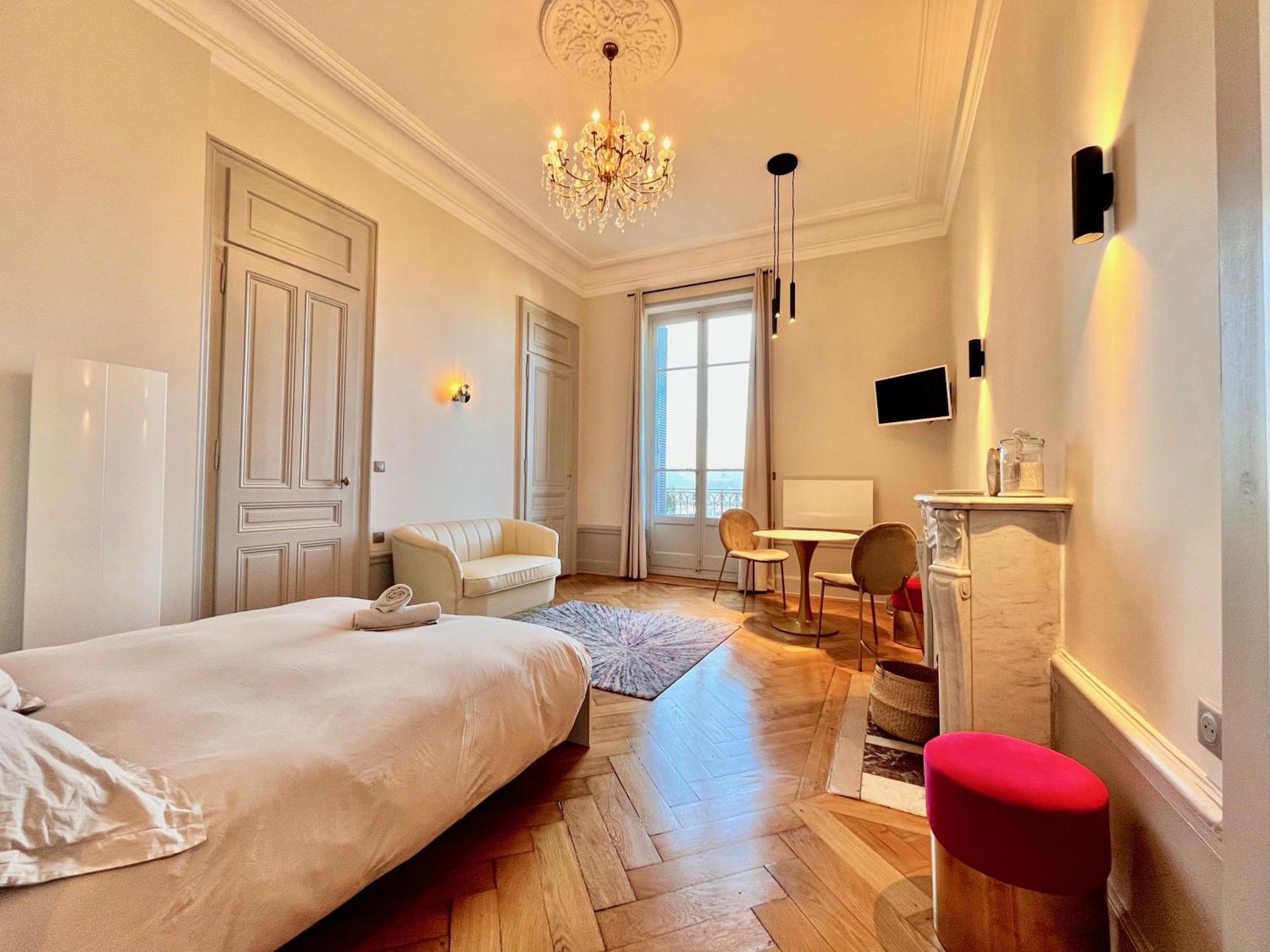 Bourgeois Avec Terrasse Et Vue Appartement Aix-les-Bains